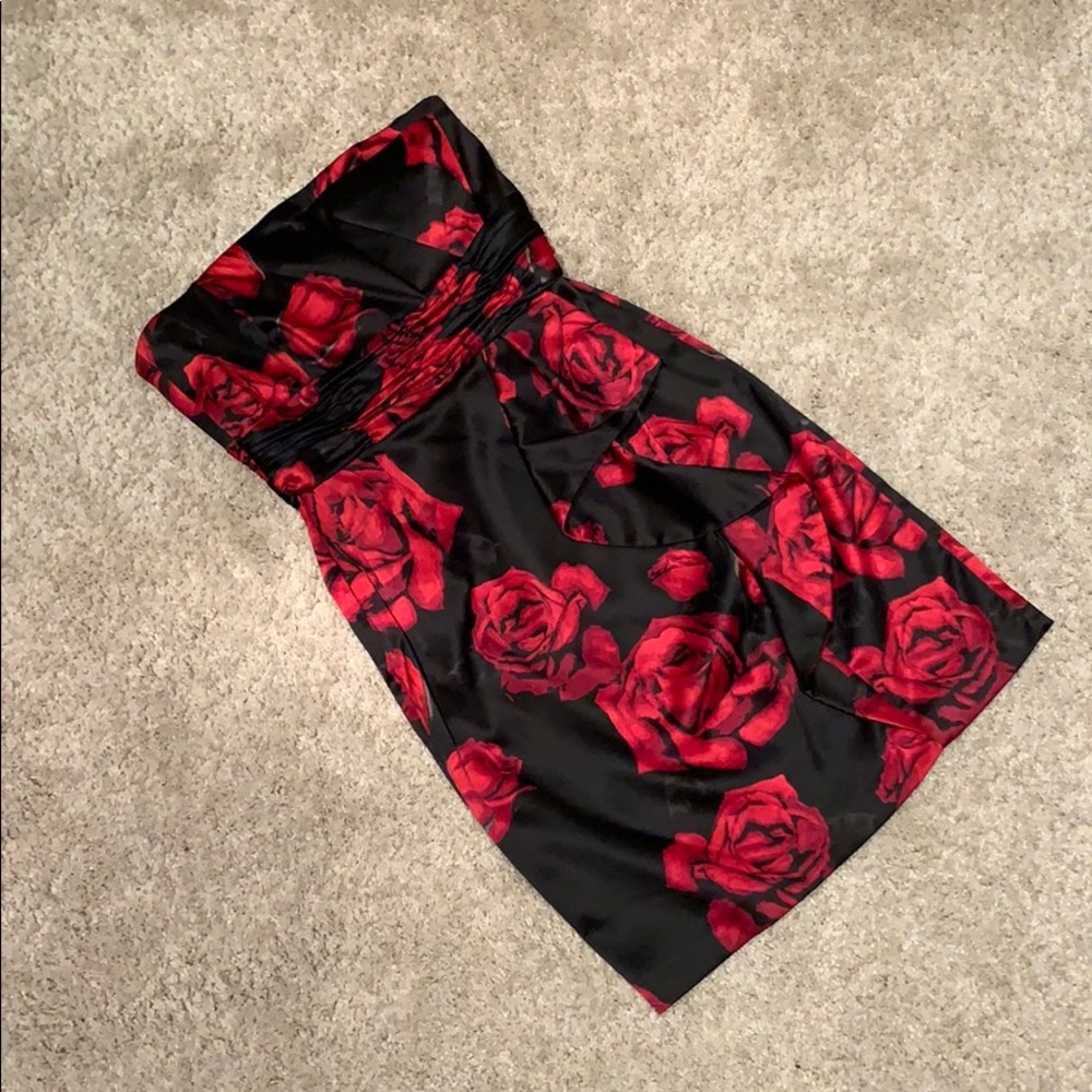 Red and Black sleeveless dress with rose flowers